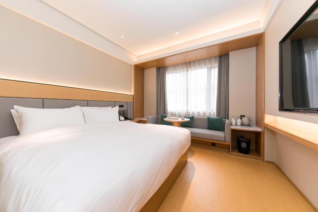 Ji Hotel Shanghai Xujiahui Exterior photo