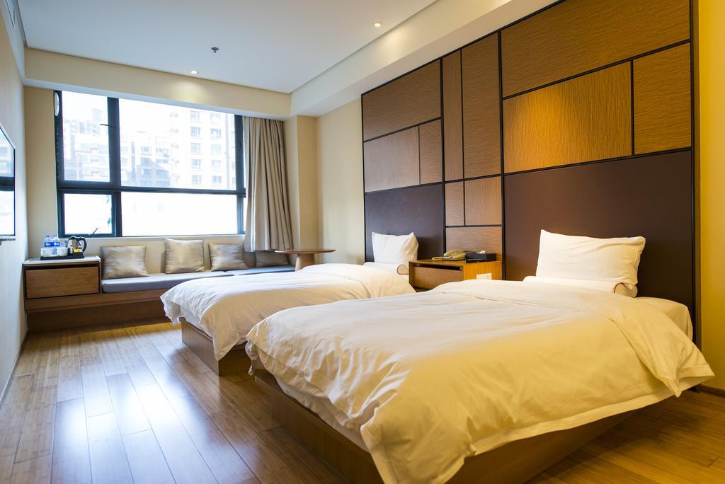 Ji Hotel Shanghai Xujiahui Room photo