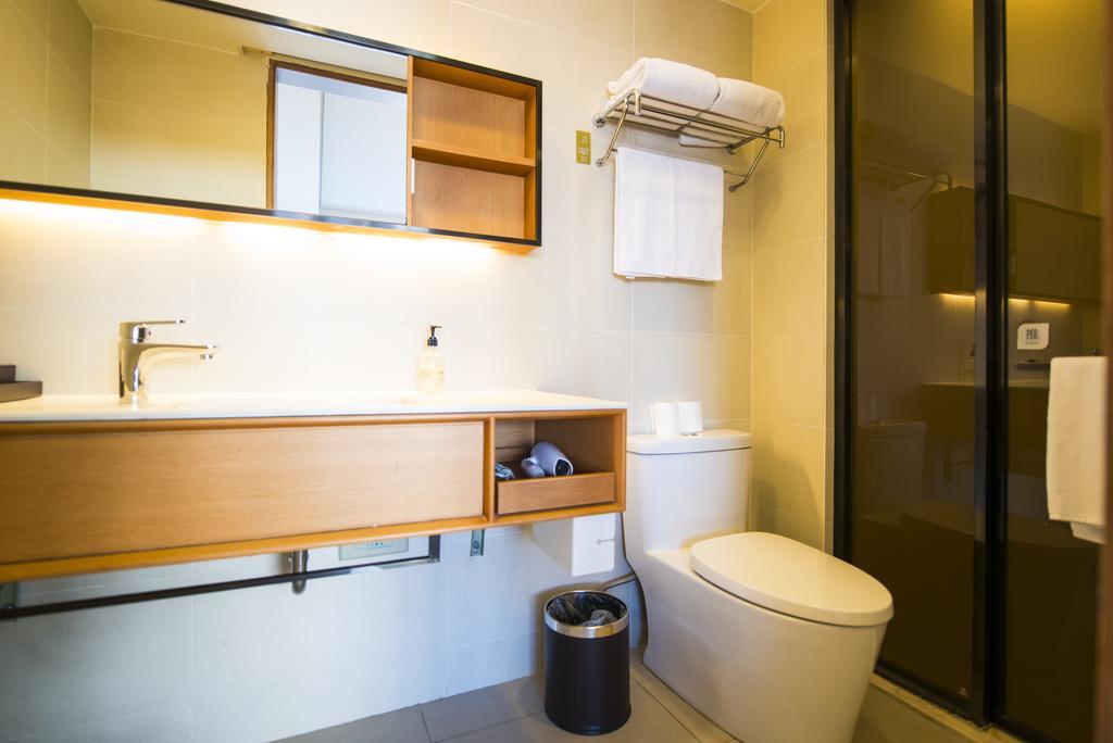 Ji Hotel Shanghai Xujiahui Exterior photo