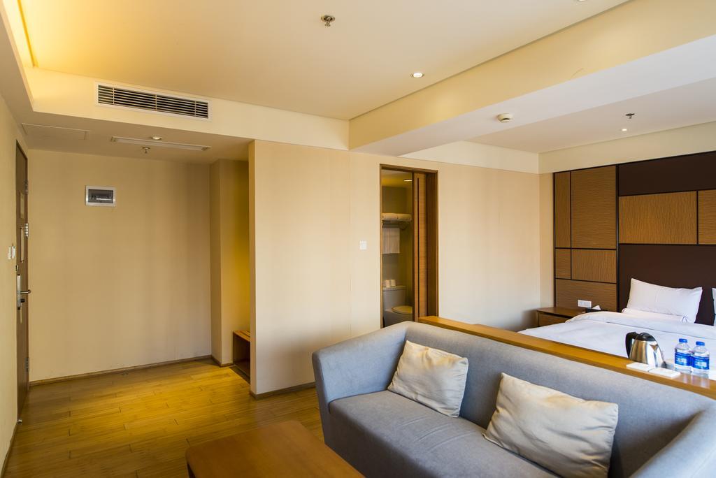 Ji Hotel Shanghai Xujiahui Exterior photo
