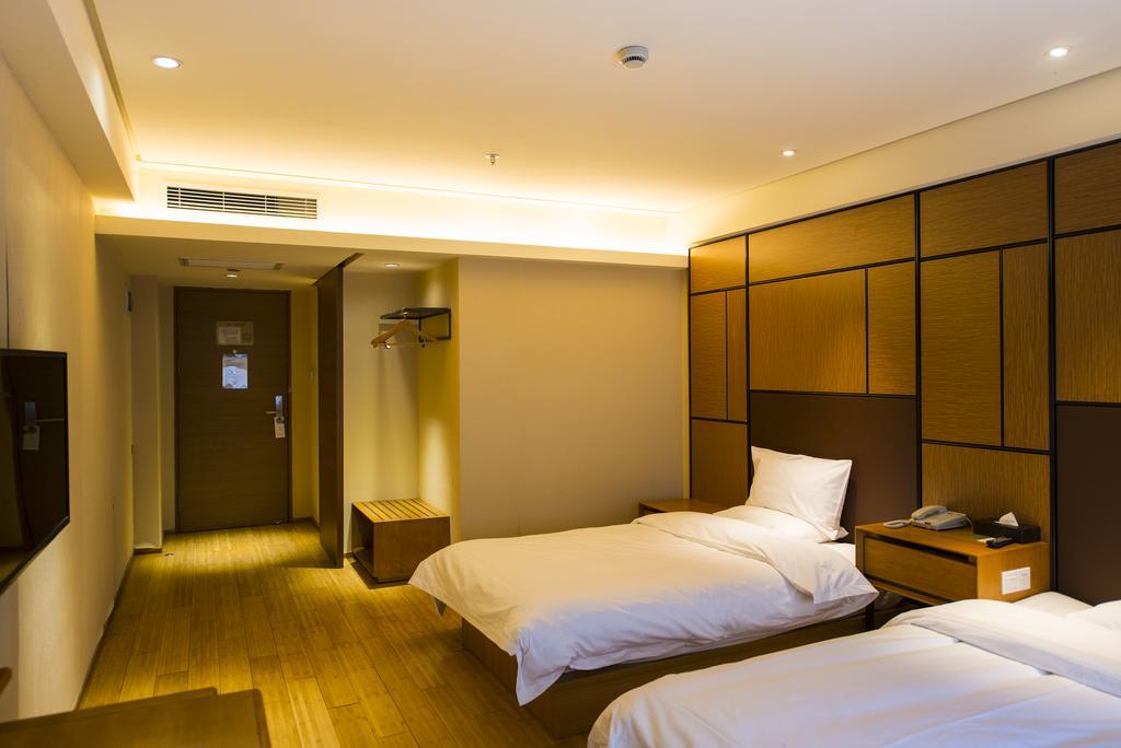 Ji Hotel Shanghai Xujiahui Room photo