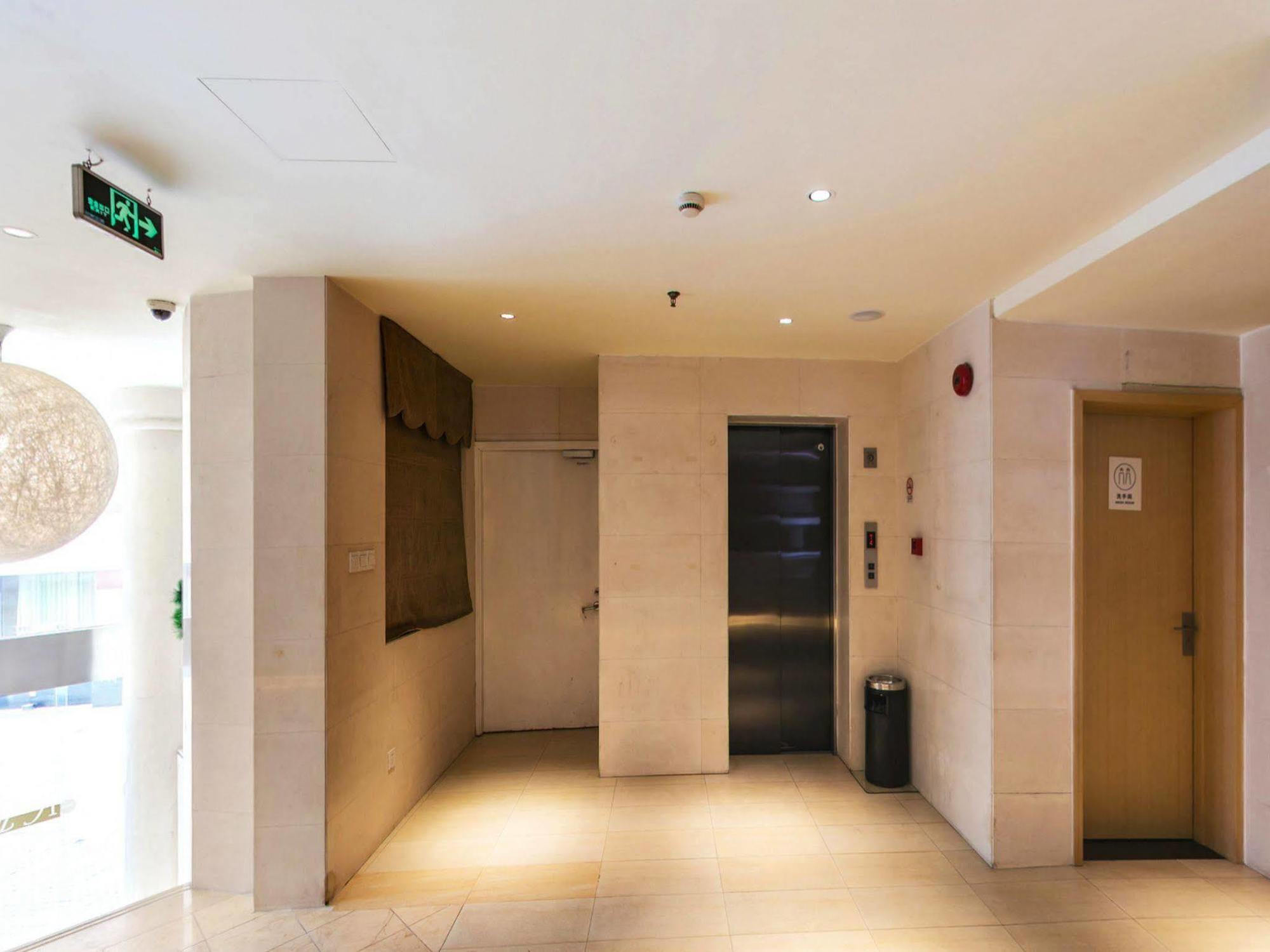 Ji Hotel Shanghai Xujiahui Exterior photo